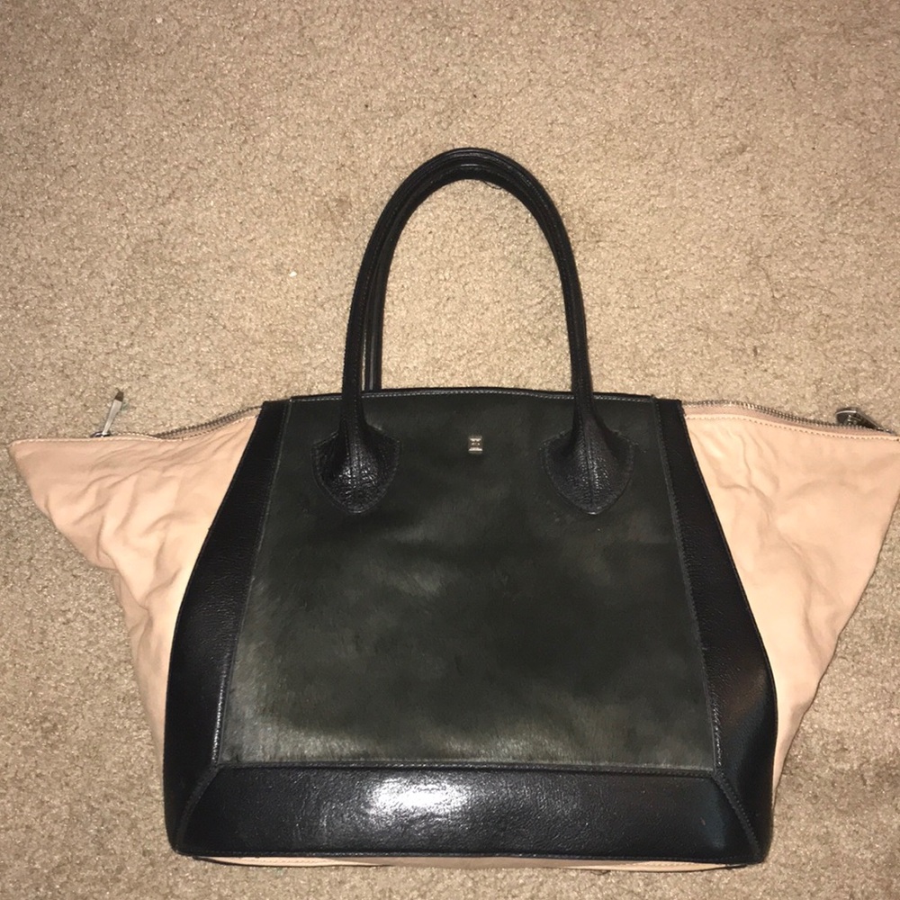 Pour lo Victoire handbag NWOT